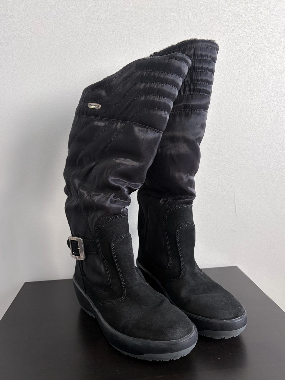 Pajar Women's Black Quilted/Suede Winter Boots with Buckle, Size 37.